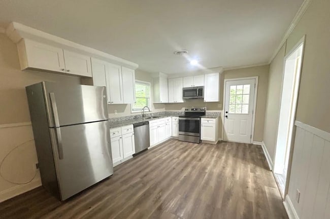 Building Photo - 1688 Mary Lou Ln SE