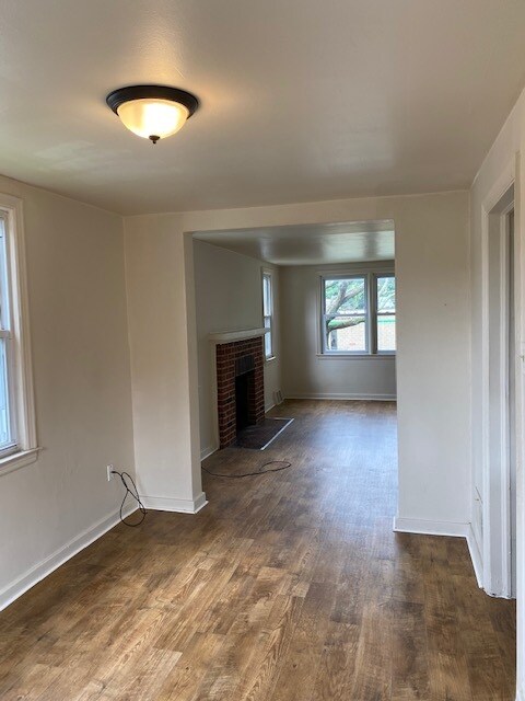 Building Photo - 383 Hale Ave