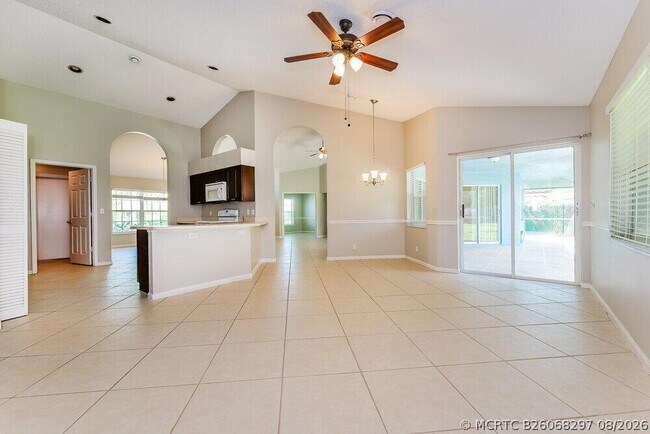 Foto del edificio - 13789 Geranium Pl