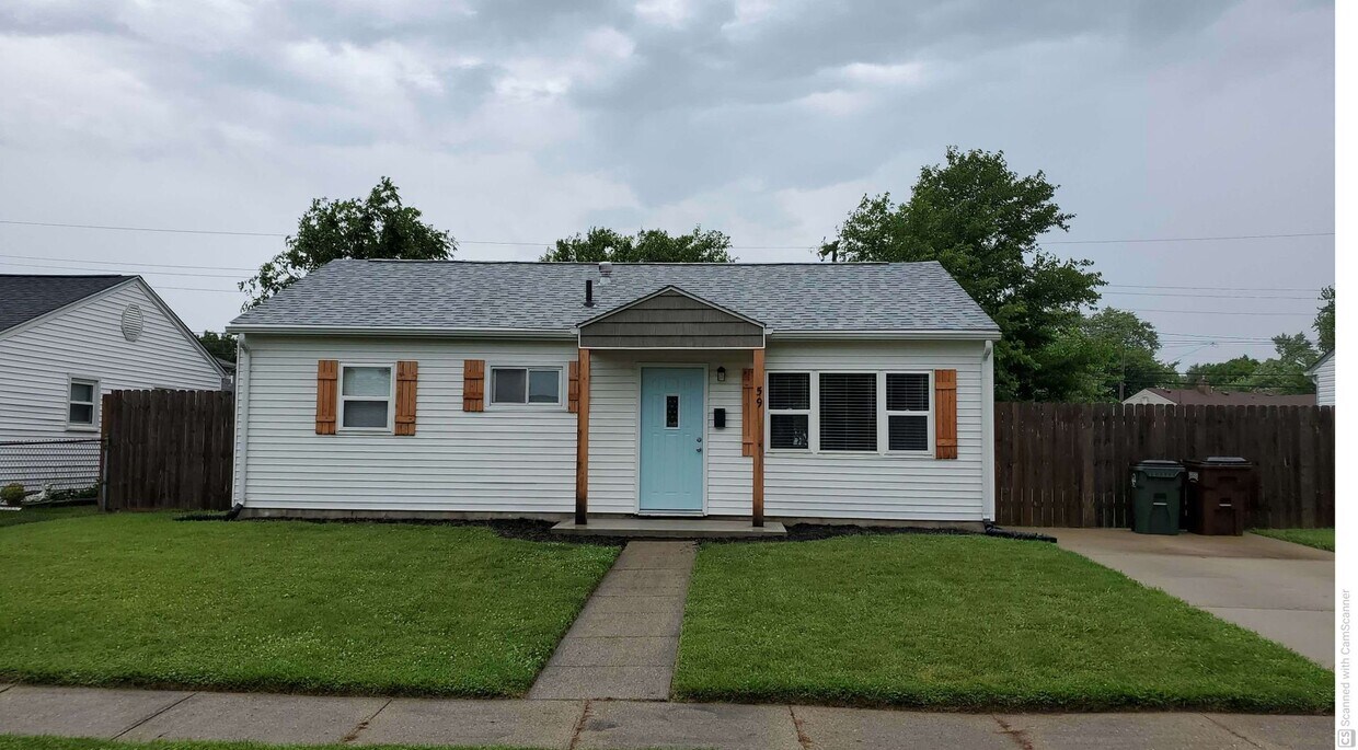 Primary Photo - AC! 3 bed 1 bath beautiful big space..don'...