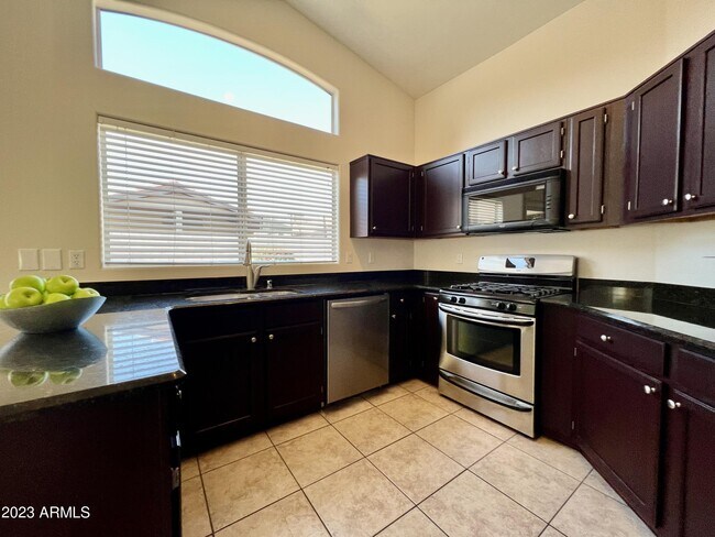 Foto del edificio - 4050 E Coolbrook Ave