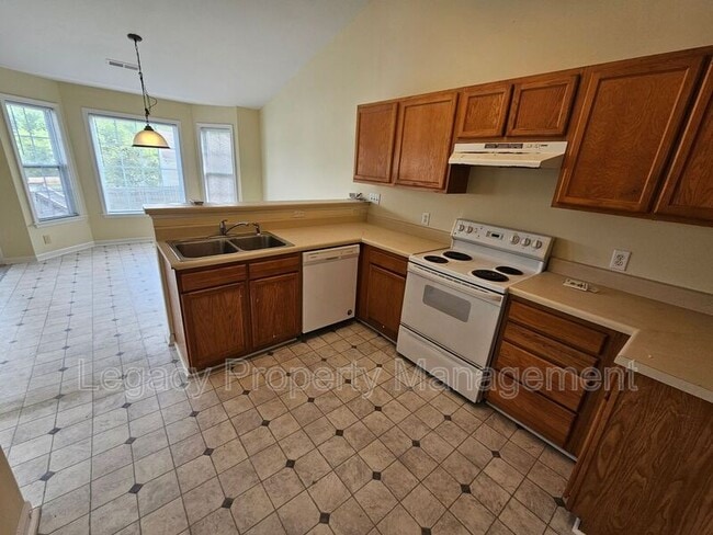 Building Photo - 539 Creekview Ct