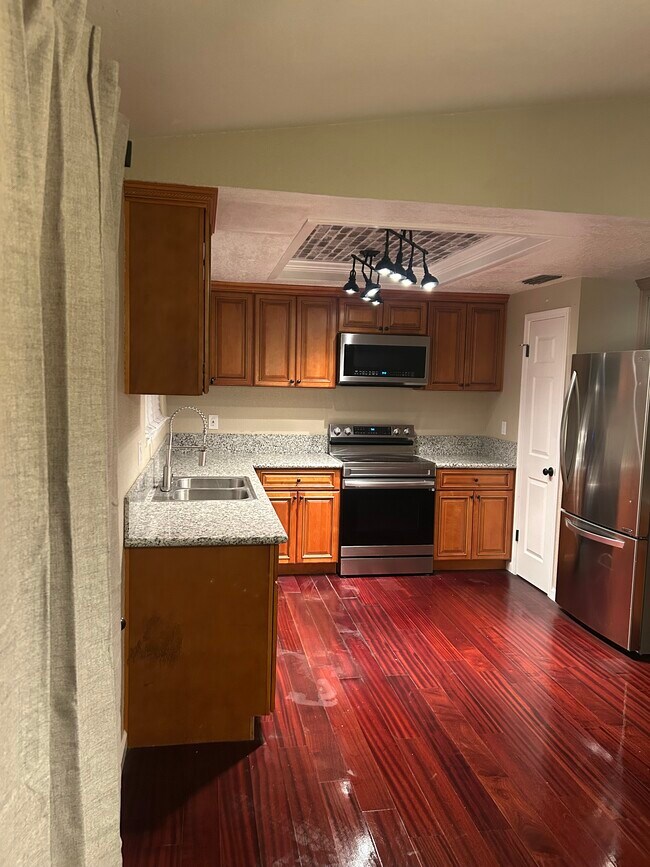 Foto del edificio - 5200 Roseana Ct