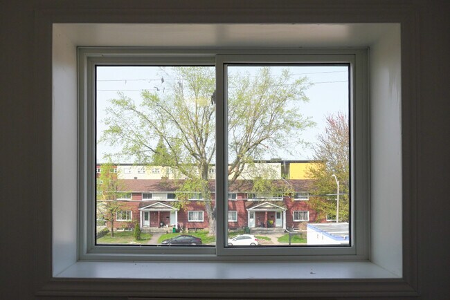 Photo du bâtiment - 630 Cummings Ave.