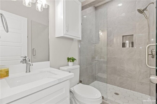 Building Photo - 2713 E Israel Ave