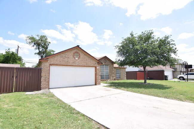 Foto del edificio - 4303 Brian Dr