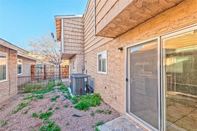 Foto del edificio - 5138 Greene Ln