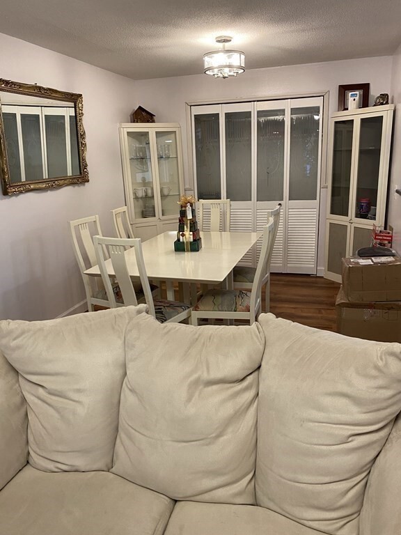Foto del edificio - 17 Shadowbrook Ln