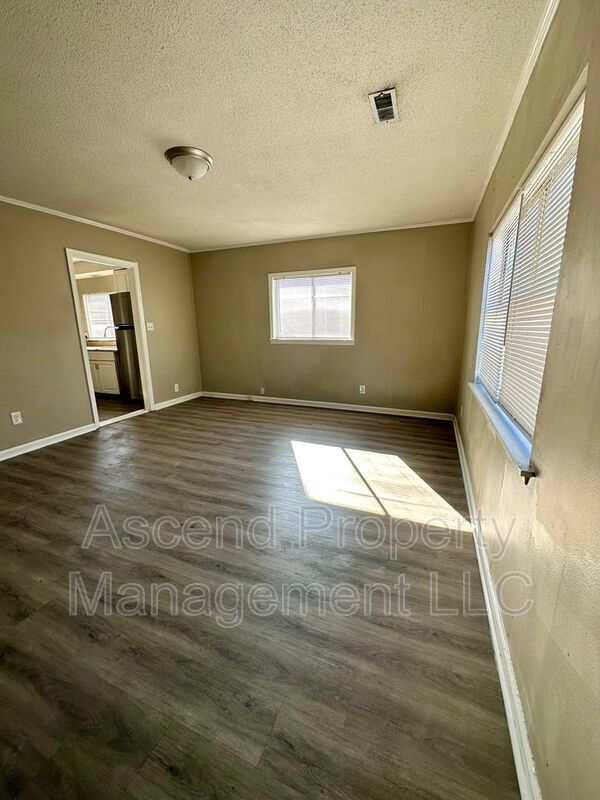 Building Photo - 508 Buckley St