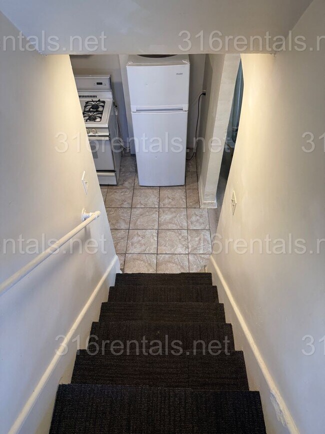 Building Photo - $675 - 1 bedroom / 1 bathroom - Apartment in the McCormick Neighborhood