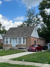 Building Photo - 10006 Warwick St