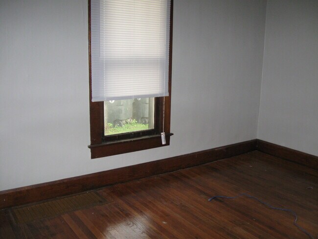 Building Photo - PRELEASING for AUGUST 2024! In-Unit Washer...