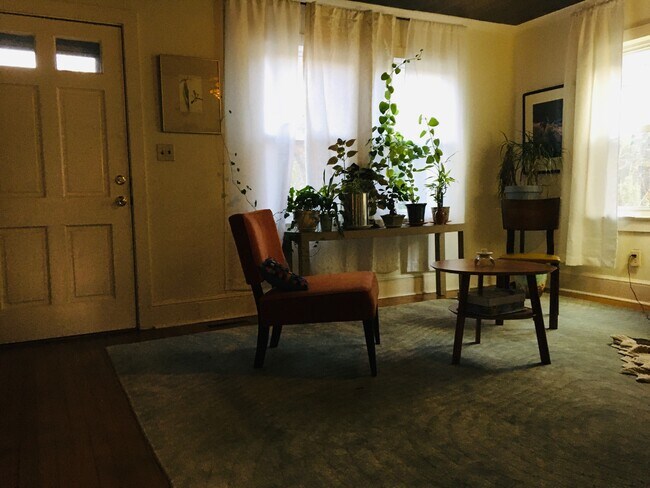 Entrance, Living Room 1 - 103 Old Fayetteville Rd