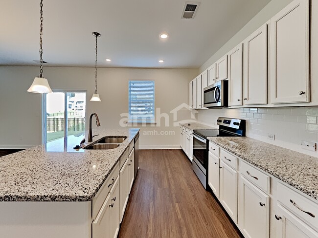 Building Photo - 251 Lake St