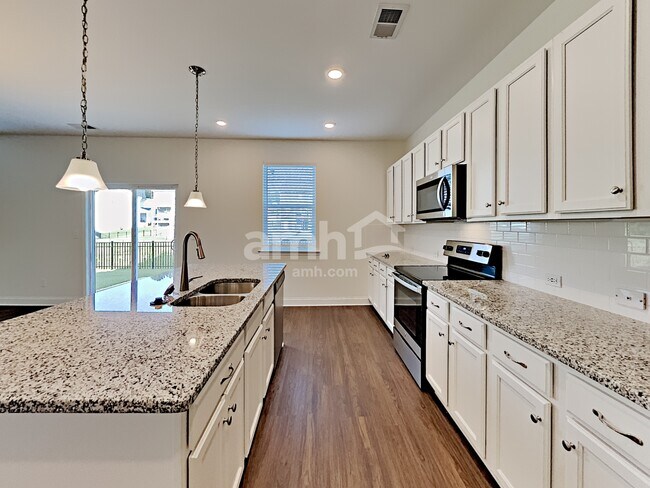 Foto del edificio - 251 Lake St