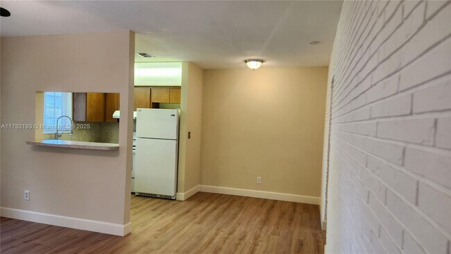 Foto del edificio - 216 SW 10th St
