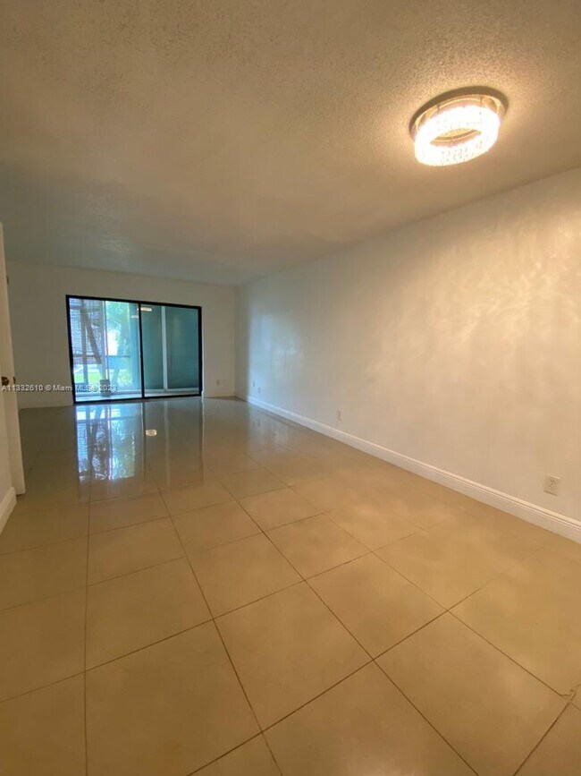 Foto del edificio - 3111 Oakland Shores Dr