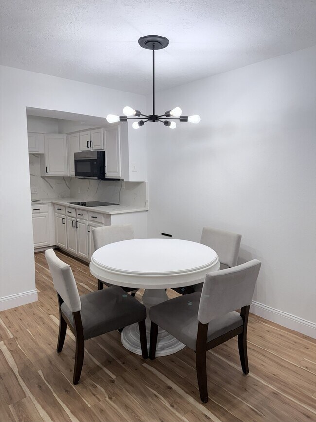 Building Photo - 2601 Bellefontaine St