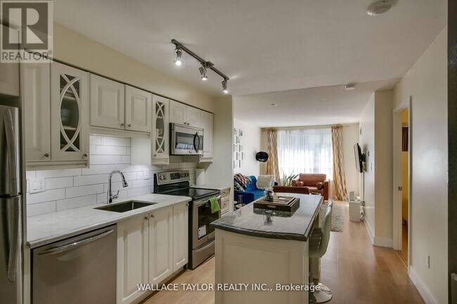 Building Photo - 20 Blue Jays Way