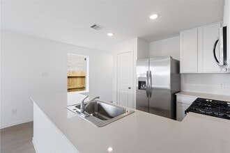 Building Photo - 16854 Great Highlands Dr