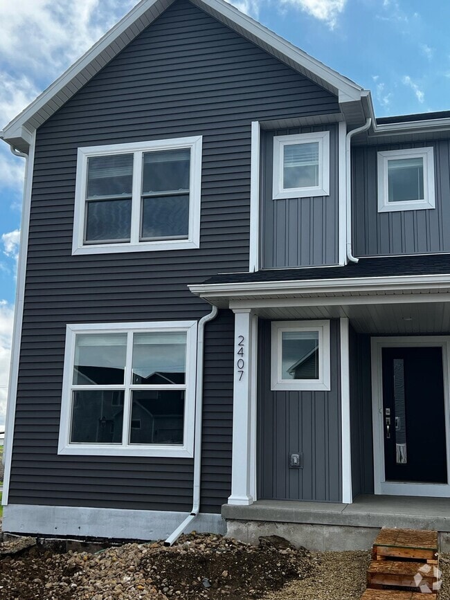 Building Photo - 2407 Wildcat Dr