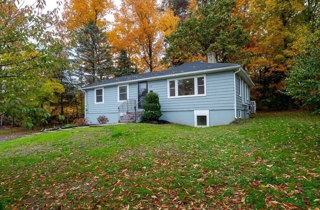 64 Wilbur St Unit 1, Worcester, MA 01606 Room for Rent in Worcester