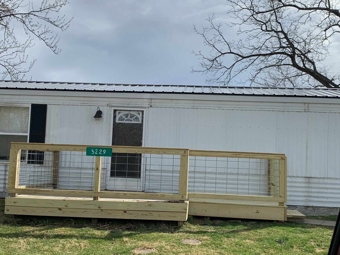 Foto principal - 5229 Marietta Rd SW