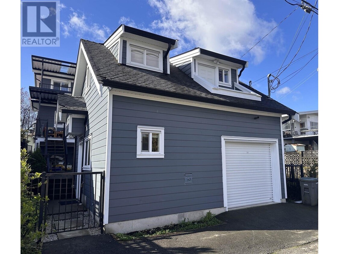 Photo principale - 31XX E 16th Ave