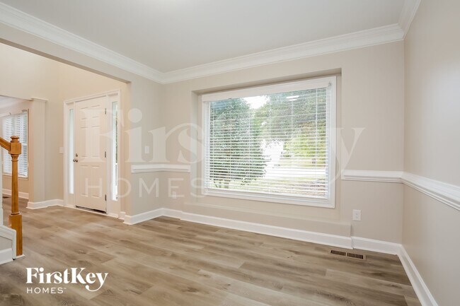 Building Photo - 1500 Groveland Trail