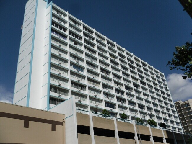 Building Photo - 1560 Kanunu St