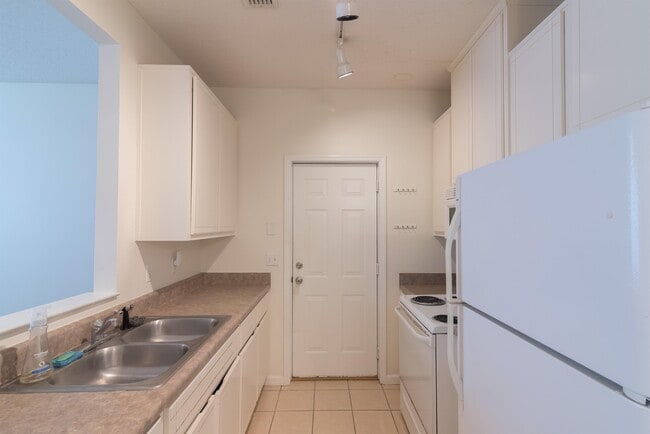 Building Photo - 1660 Corey Wood Cir
