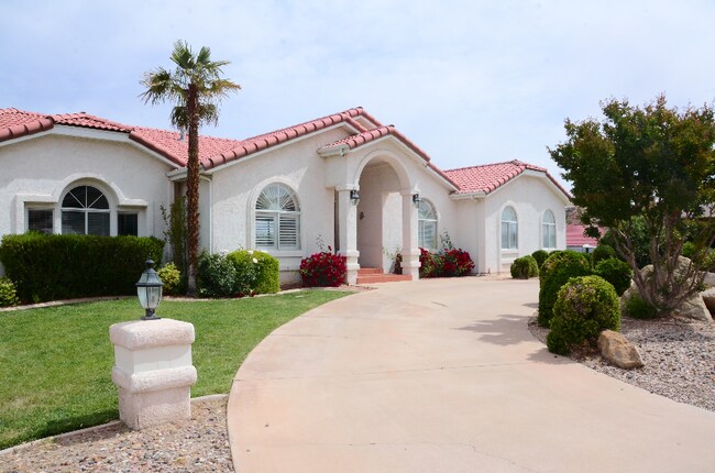 Foto del edificio - 1087 E Fort Pierce Dr