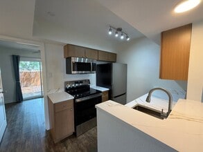 Building Photo - 170 De Chantle Rd