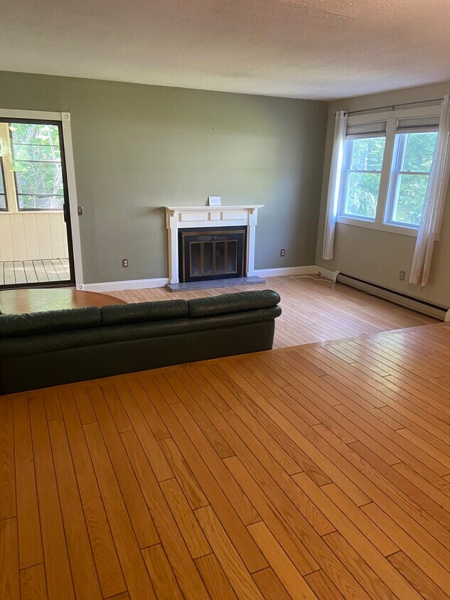 30 Coe Dr, Durham, NH 03824 House Rental in Durham, NH