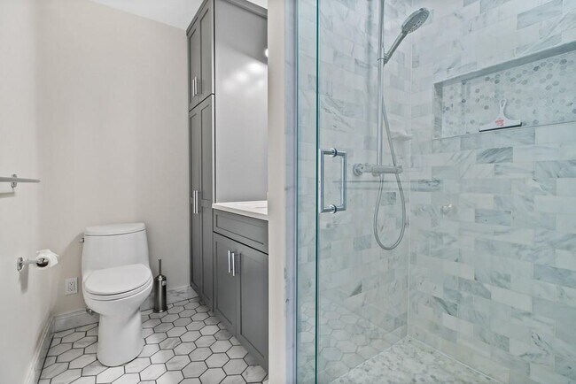 Building Photo - 416 Marlborough St