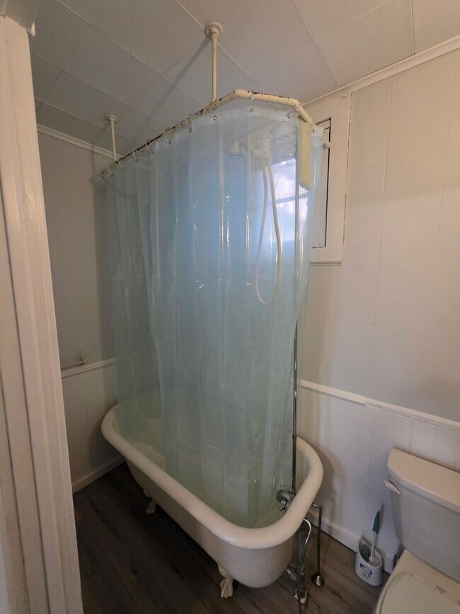 Building Photo - 1819 Chestnut St