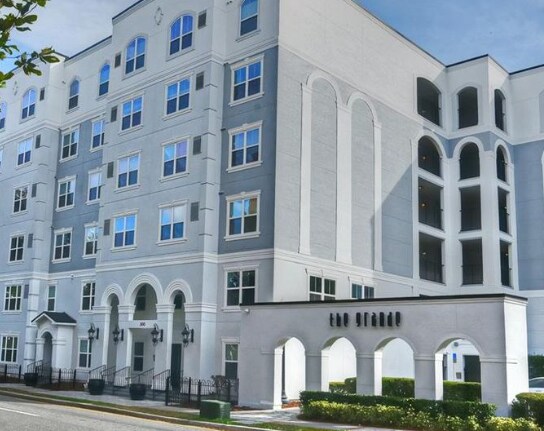 Front of Building - 206 E South St Apartment