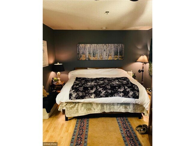 Foto del edificio - 2120 Ridge Dr