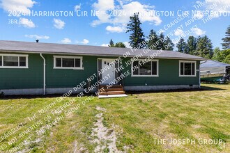 Building Photo - 2024 Harrington Cir NE