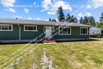 Building Photo - 2024 Harrington Cir NE