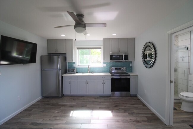 Foto del edificio - Newly Remolded One Bedroom in Quiet Wahiaw...