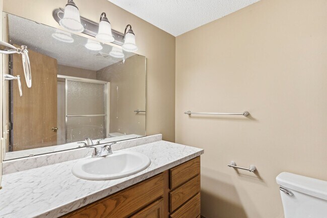Foto del edificio - 2 Bed 2 Bath Apartment