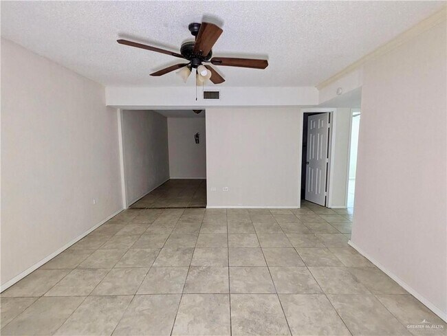 Foto del edificio - 1811 Perkins Ave