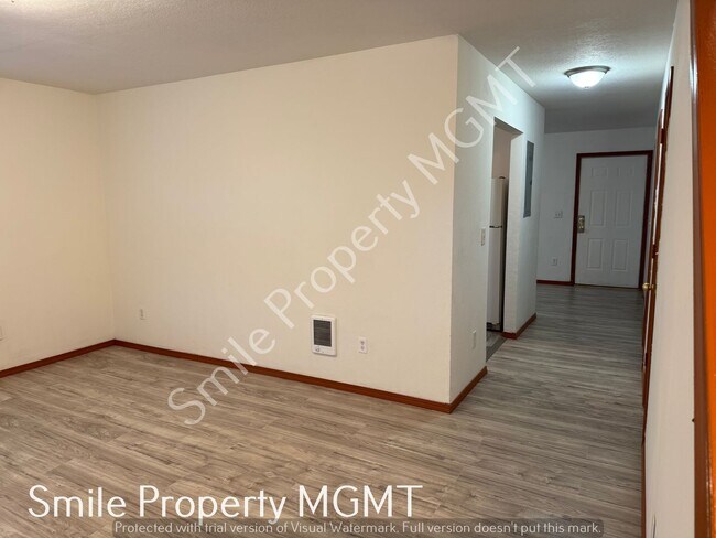 Foto del edificio - A nice house with 3 beds rooms and 1.5 baths.