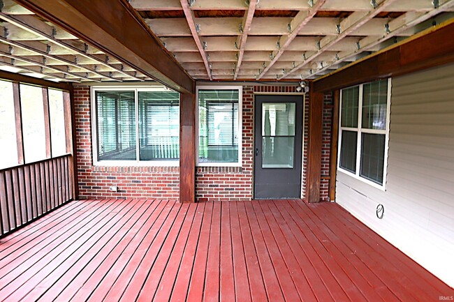 Foto del edificio - 3900 Bronson Ln