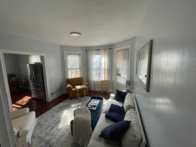 Building Photo - 20 Beeching St