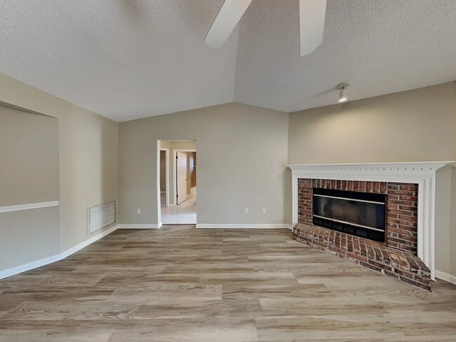 Building Photo - 1561 Candice Ct