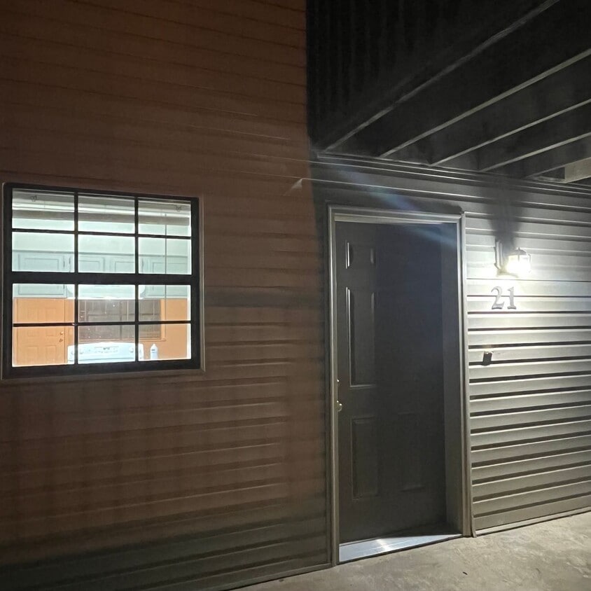 Primary Photo - Apartment for Rent