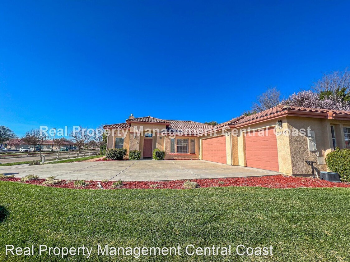 3 br, 2 bath House 2810 School House Circle House Rental in Paso