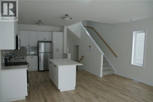 Building Photo - 111 Winter Wren Cres